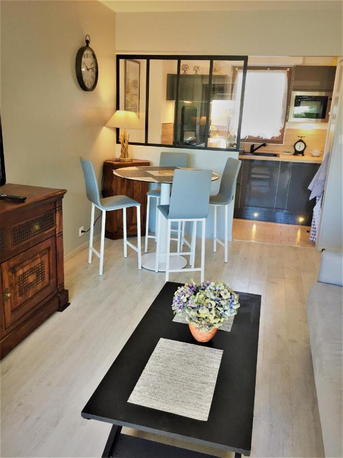 Domaine privé, , piscine, jacuzzi, joli appartement Deauville Esterno foto